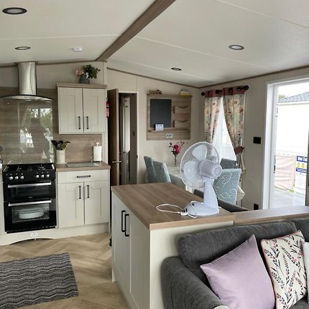 Ellis Retreats At Tattershall Lakes Lincoln Bagian luar foto
